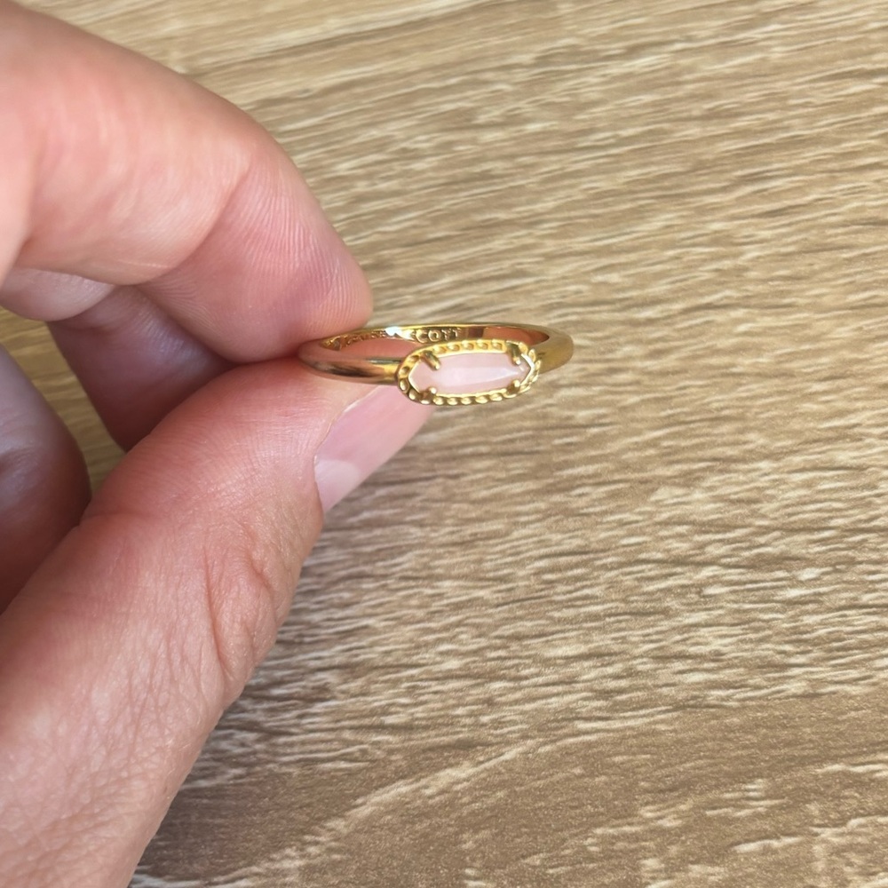 Kendra Scott Rose Quartz gold ring